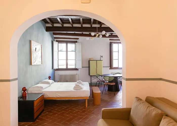 Stunning & Sunny Studio Near Piazza Santo Spirito